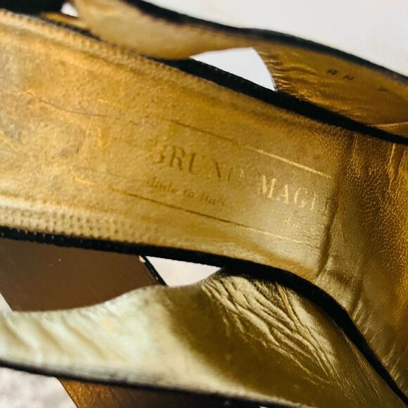 Bruno Magli Elegant Black and Gold Slingback Leather Heels size 9 AA. - Picture 8 of 10
